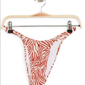 Kendall and Kylie bikini